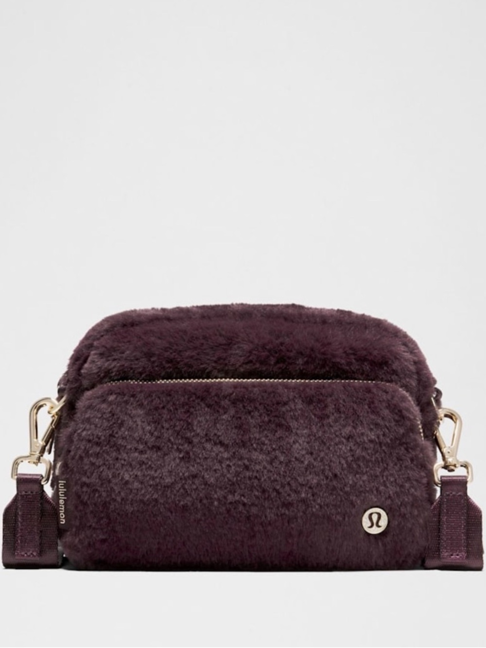 Lululemon Everywhere 2L Crossbody Bag & clippable nano bag in Black Plum & Gold